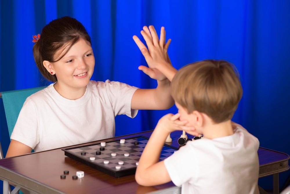 Методика обучения детей школьного возраста шашкам