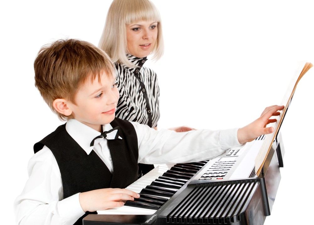 Преподавание игры на клавишном синтезаторе