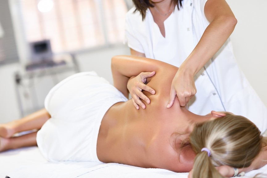 Приемы проведения медицинского массажа и методы ЛФК